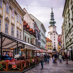 bratislava slovakya orta avrupa turu